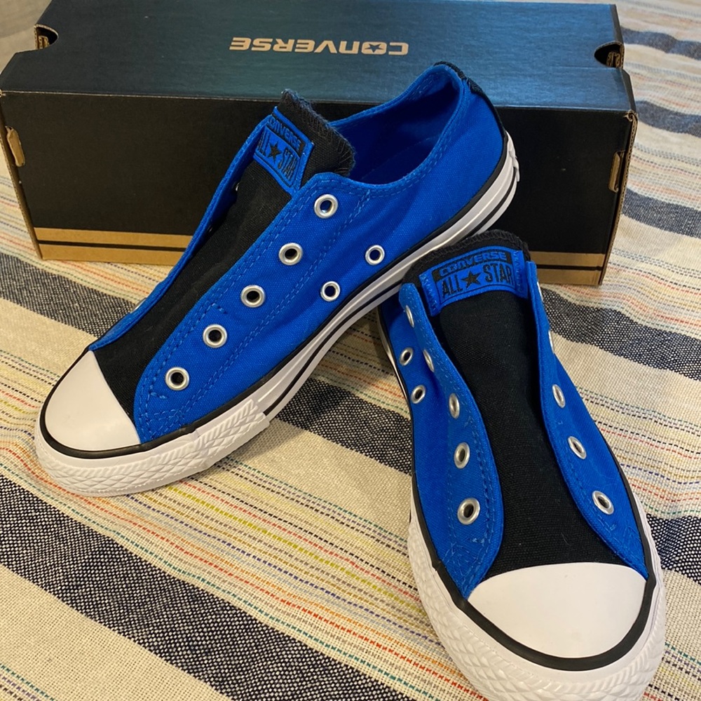 Boy’s size 3 slip on Converse-new